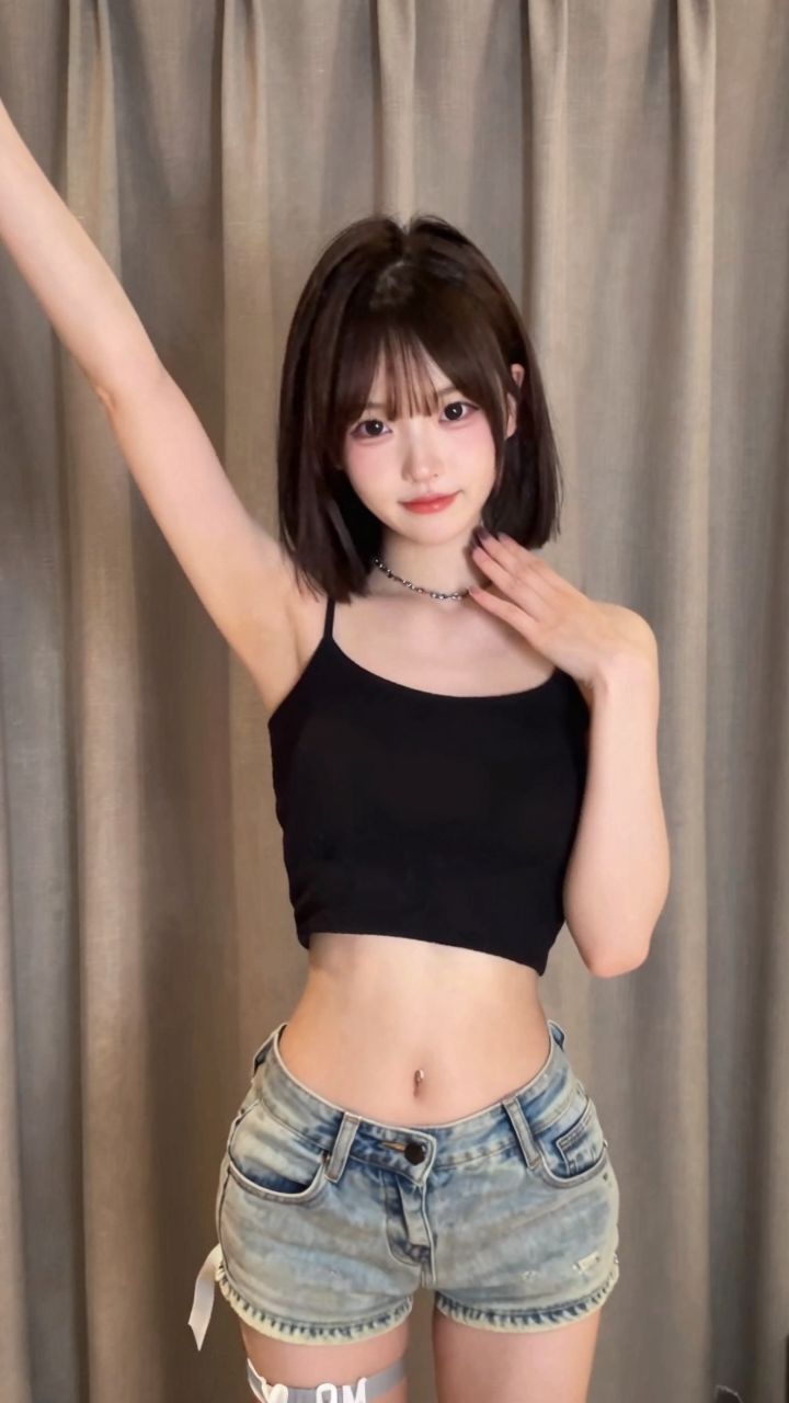 Beautiful Woman Customization LoRA 8 Remove AI Vibe