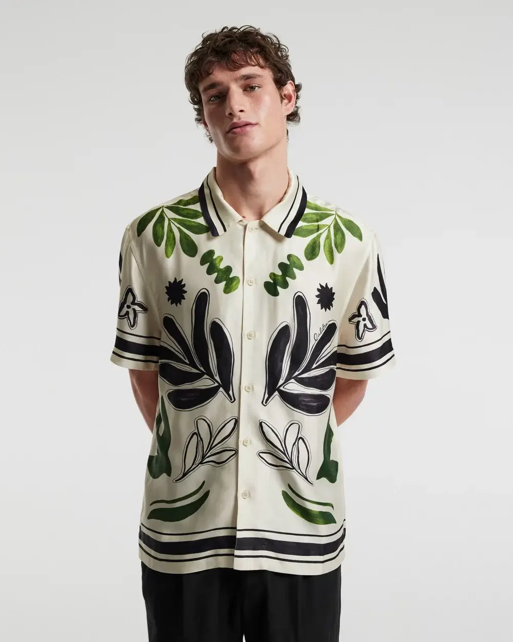 kontext | Extract clothing