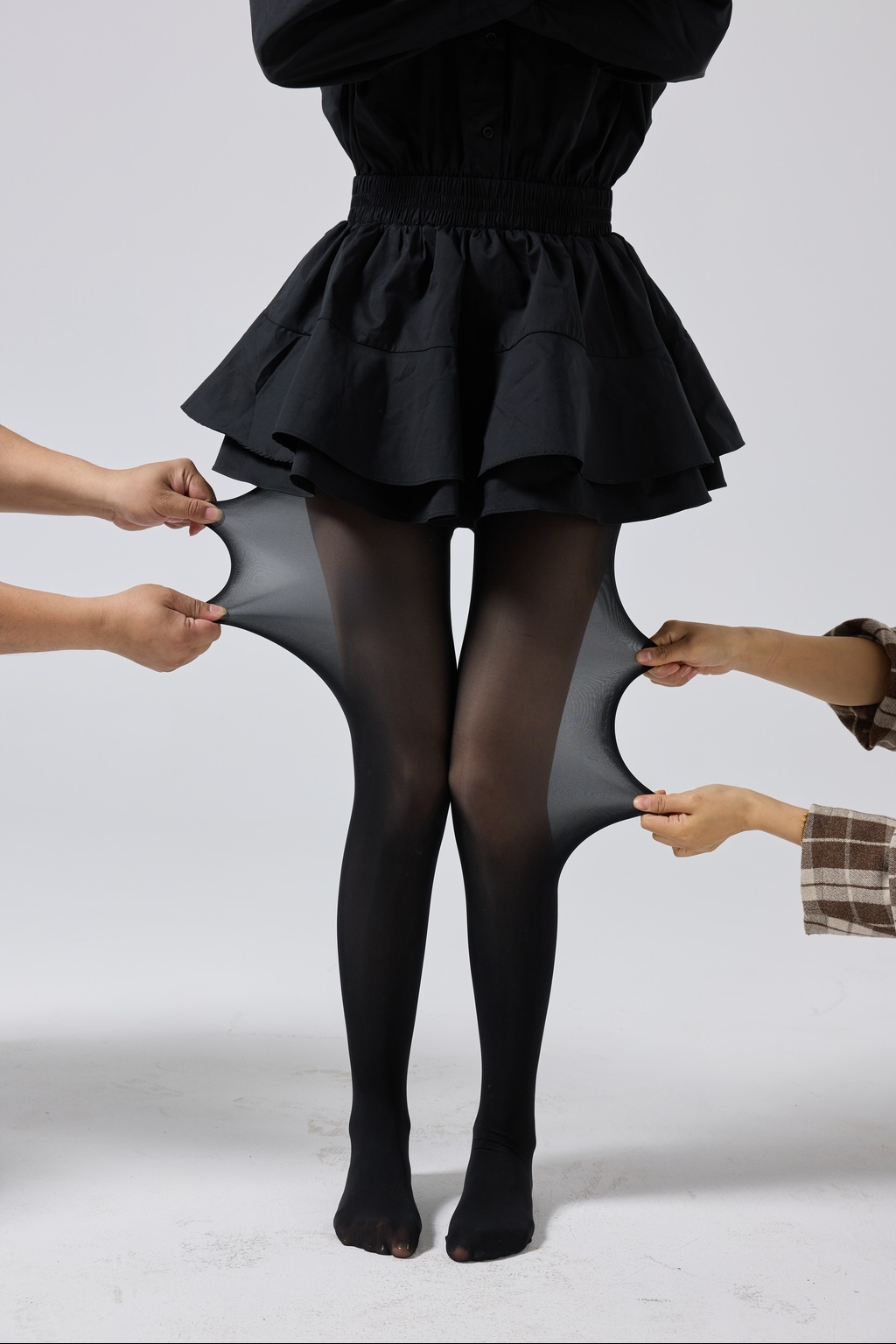 XYX e-commerce stockings/pantyhose retouching