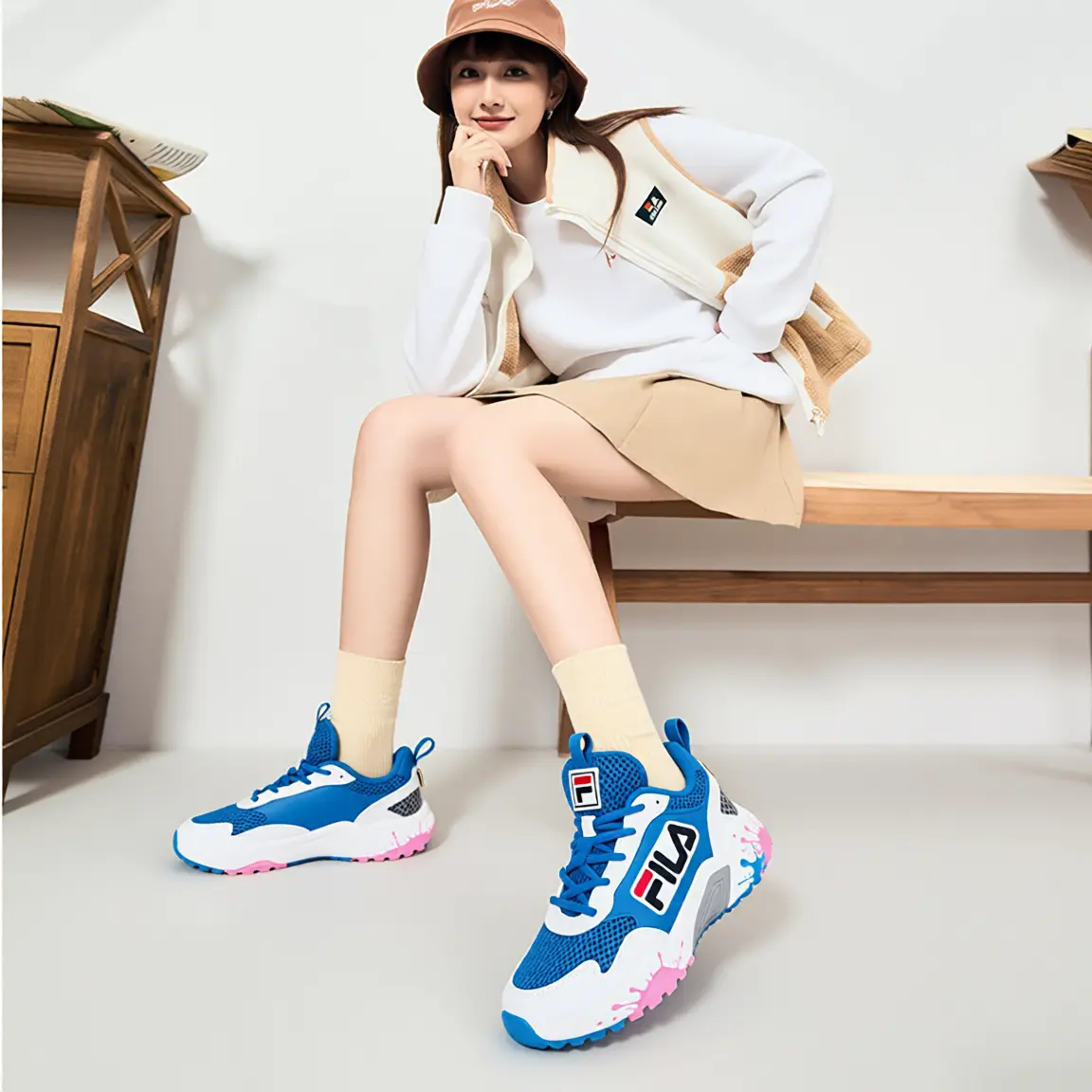 Qianwen Shoe Model Master adapts to e-commerce, surpassing Banana in performance.