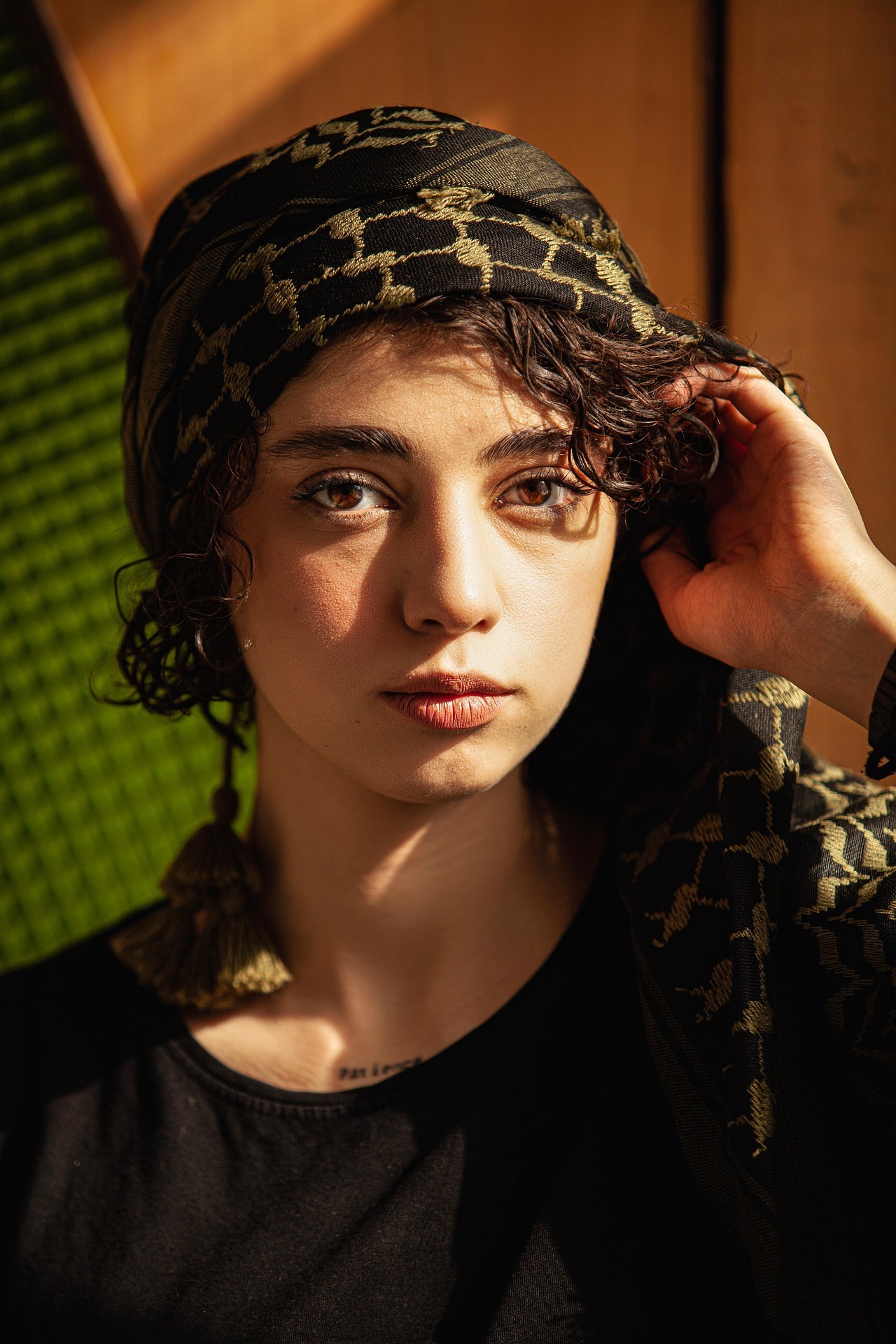 Qwen-Hyper-Realistic-Portrait